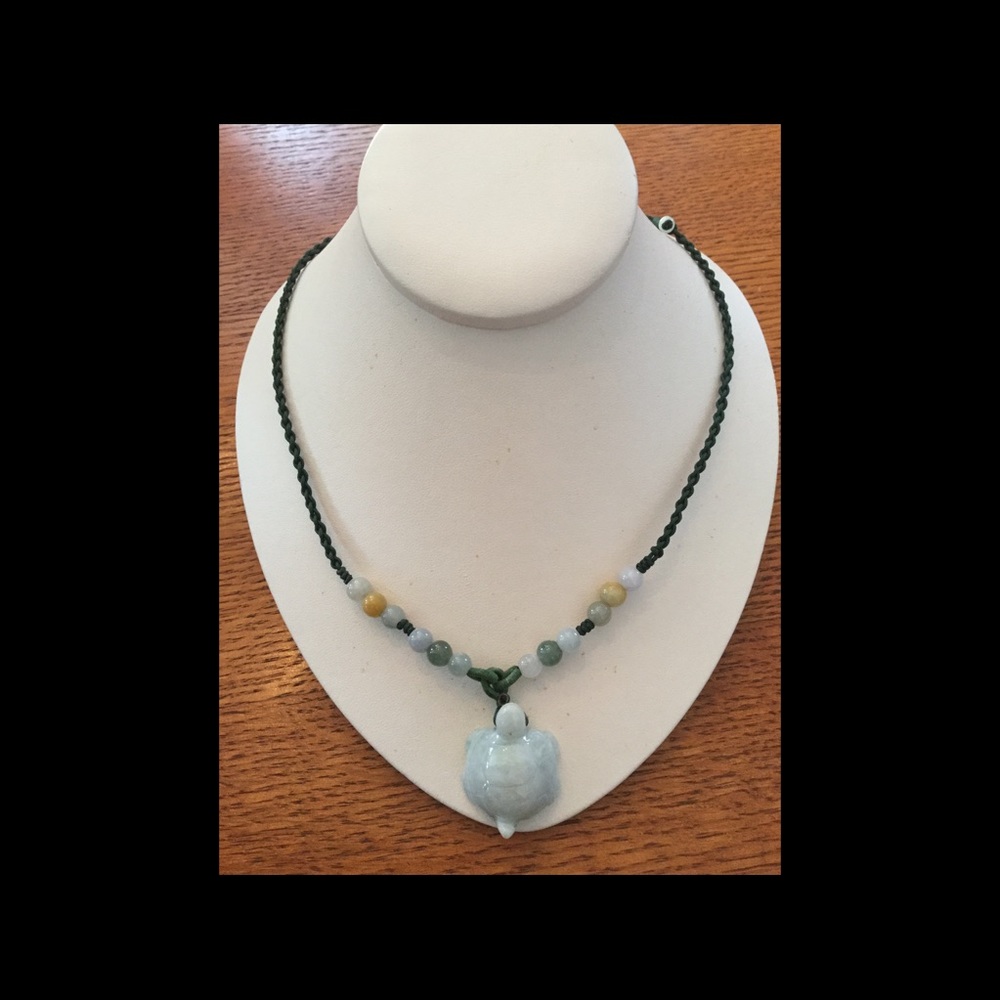 Turtle alabaster necklace